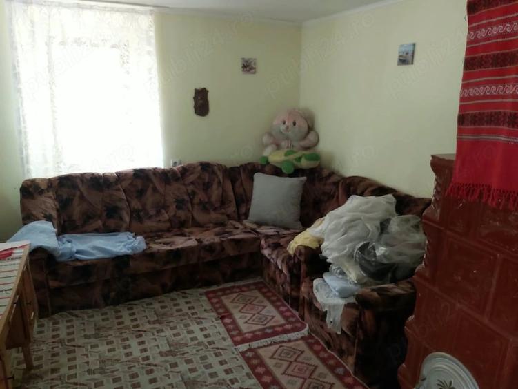 Casă cu 5 camere cu Teren 2000 Mp în Rogojeni