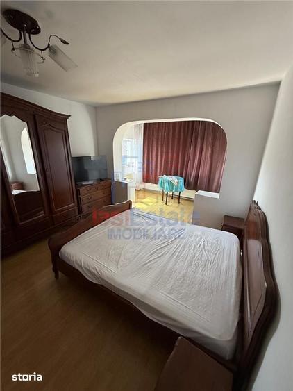 Apartament cu 3 camere decomandat în Târgu Cucu