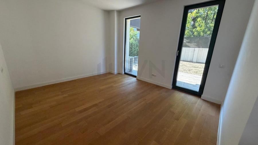 Apartament cu 4 camere decomandat în Centrul Civic