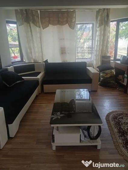 Casă cu 4 camere în Ștefănești