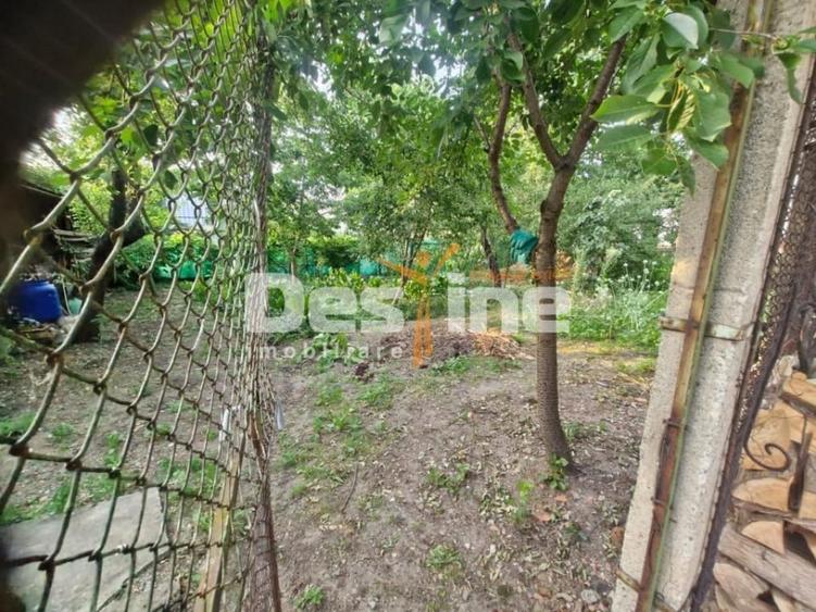 Casă cu 5 camere cu Teren 660 Mp în Central