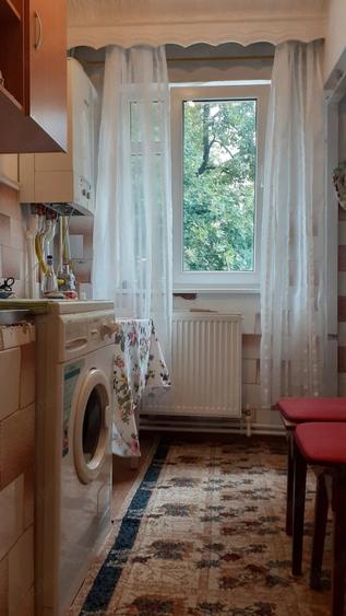 Apartament cu 3 camere decomandat în Sud