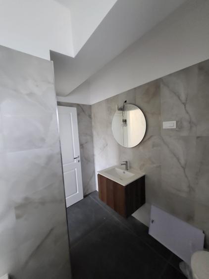 Apartament cu 3 camere decomandat în Vișani