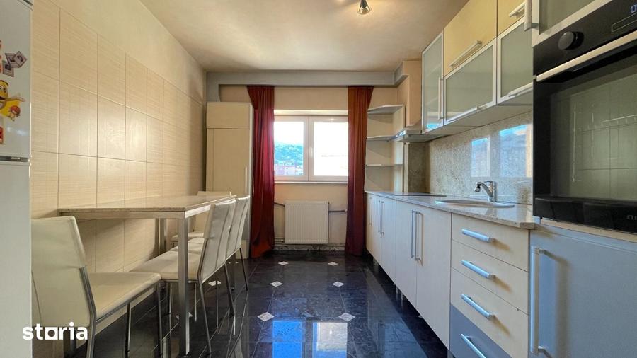 Apartament cu 3 camere în Valea Cetății