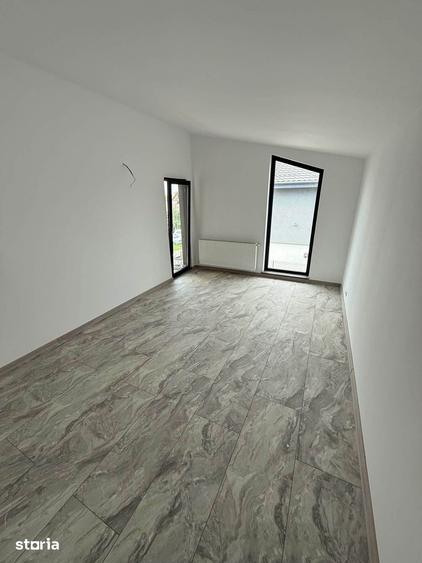 Casă cu 4 camere cu Teren 338 Mp în Calea București