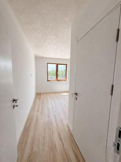 Apartament cu 3 camere în Titan