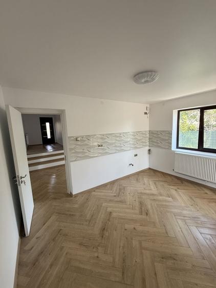 Casă cu 3 camere în Bălești