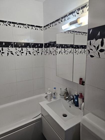 Apartament cu 2 camere semidecomandat în Titan