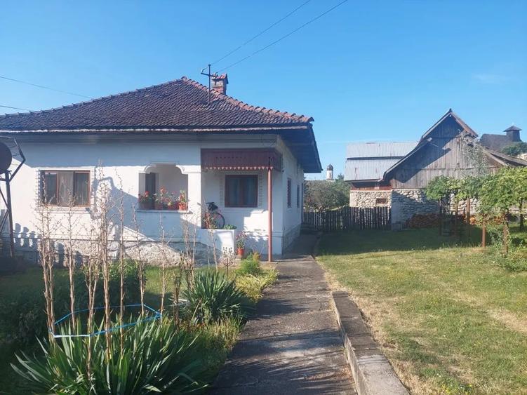 Casă cu 3 camere în Sud