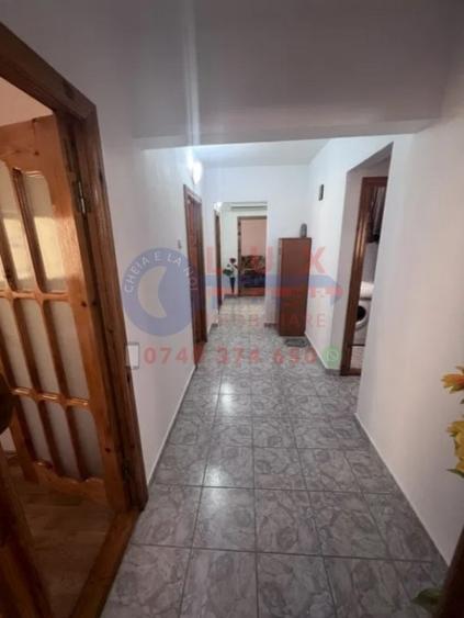 Apartament cu 4 camere decomandat în Piața Nouă