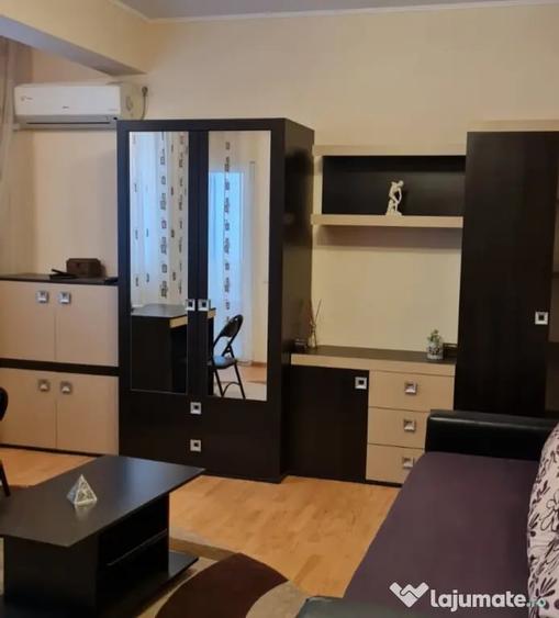 Garsonieră decomandată în Central