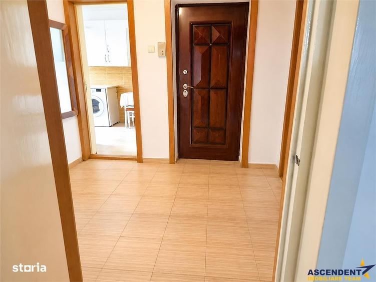 Apartament cu 3 camere decomandat în Drumul Poienii