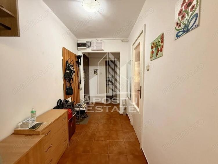 Apartament cu 3 camere semidecomandat în Olimpia-Stadion