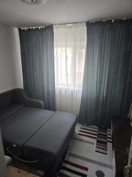 Apartament cu 3 camere decomandat în Medicină