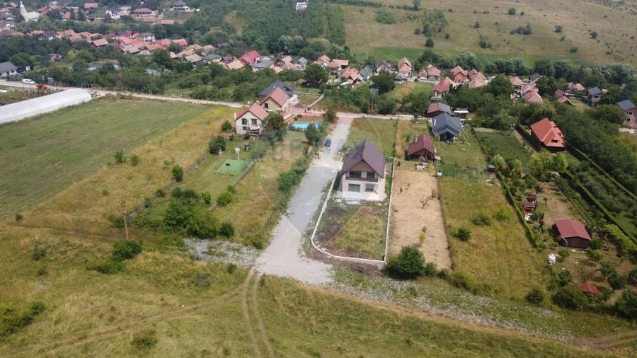 Casă cu 5 camere cu Teren 900 Mp în Sălicea