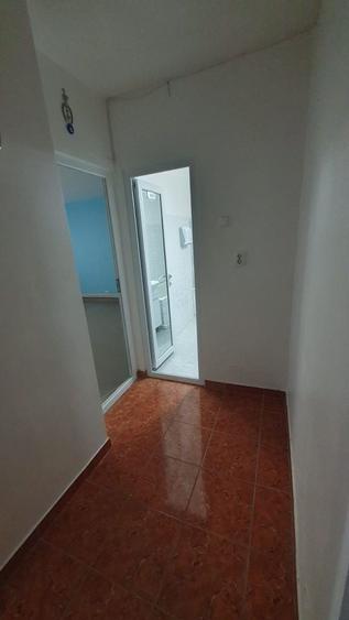 Apartament cu 2 camere decomandat în Sârbi