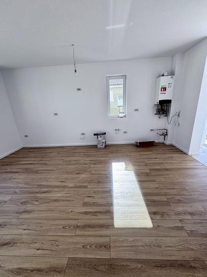 Casă cu 4 camere în Remetea Mare
