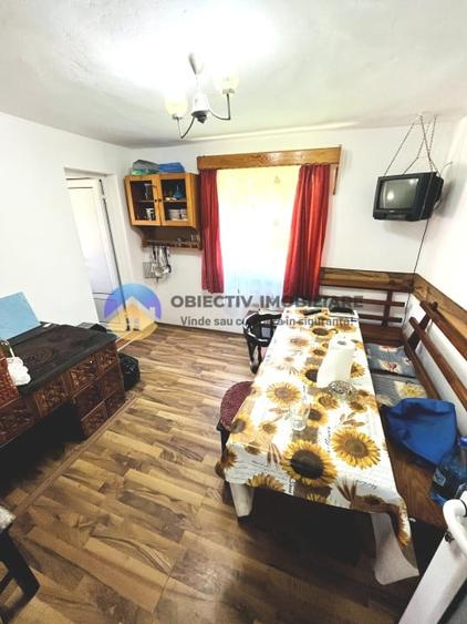 Casă cu 4 camere cu Teren 300 Mp în Ceahlău