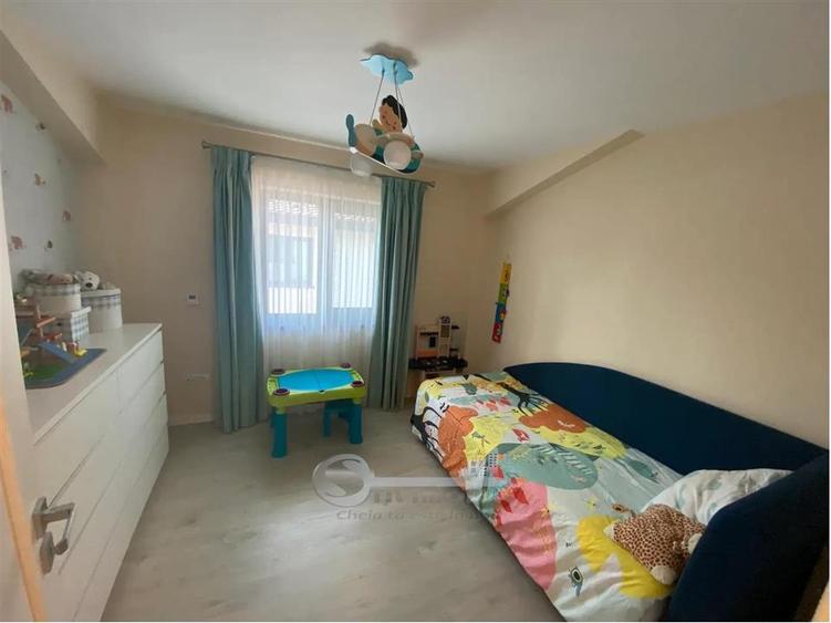 Duplex cu 4 camere cu Teren 250 Mp în Bucium