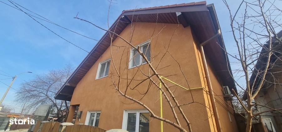 Casă cu 4 camere în Central