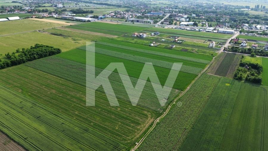 Teren Construcții intravilan de 17240 mp, în Stupini