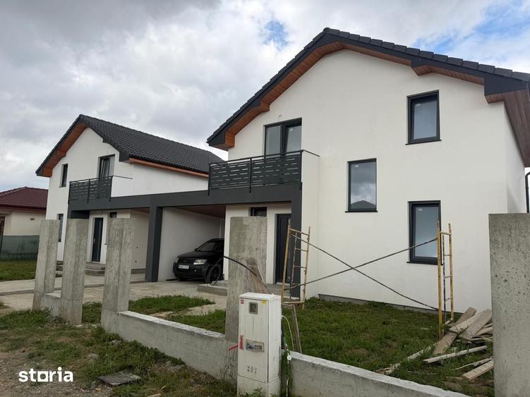 Casă cu 4 camere cu Teren 400 Mp în Bercu Roșu