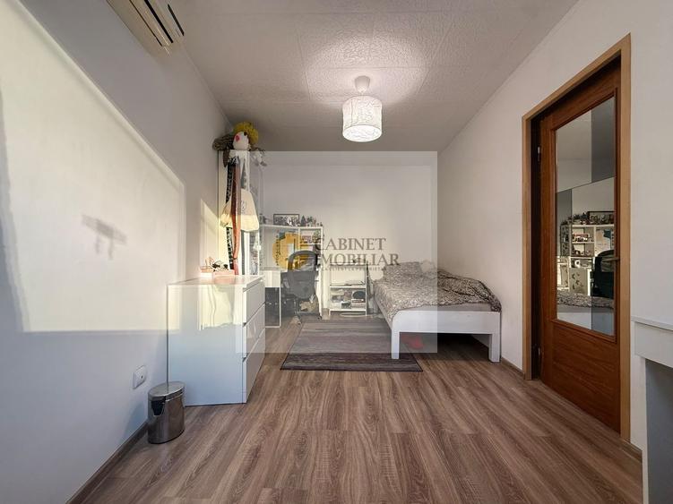 Casă individuală cu 6 camere cu Canalizare în Nerva Traian