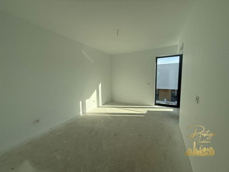 Duplex cu 4 camere cu Canalizare în Nufărul