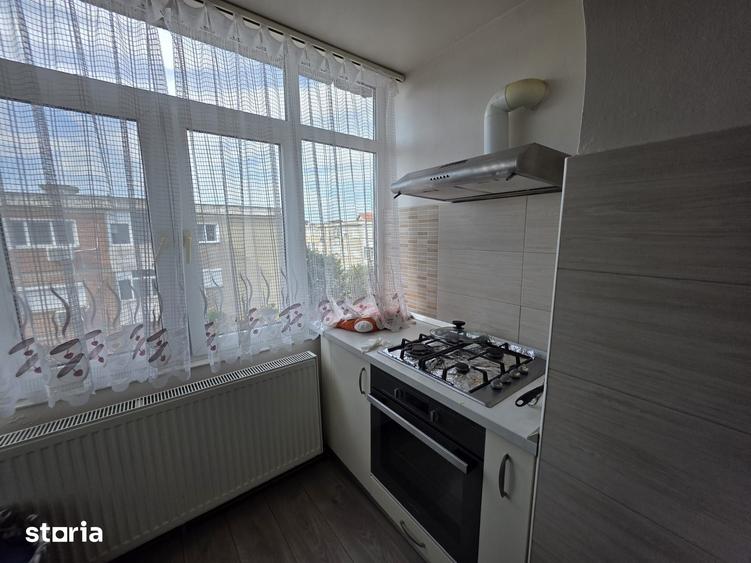 Apartament cu 3 camere decomandat în Alfa