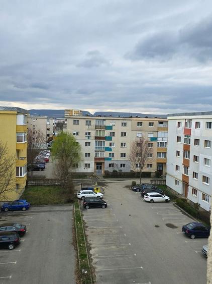 Apartament cu 3 camere decomandat, mobilat în Nord