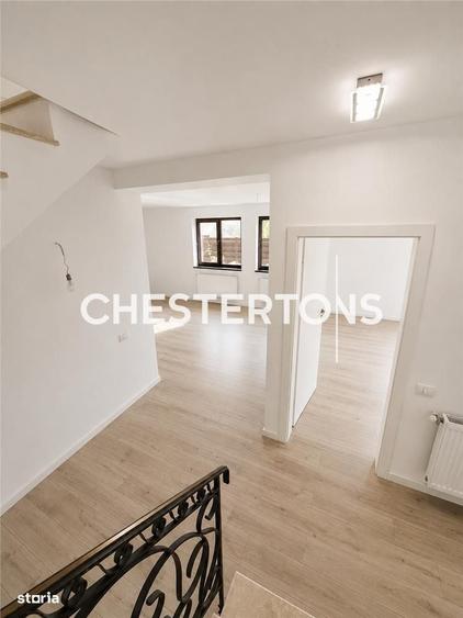 Casă cu 4 camere cu Teren 280 Mp în Central