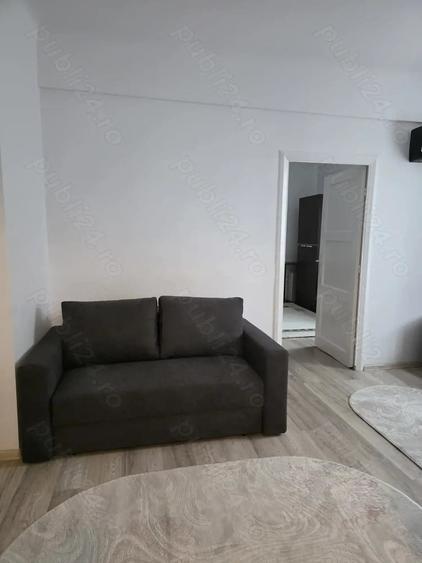 Apartament cu 2 camere semidecomandat, mobilat în Regie