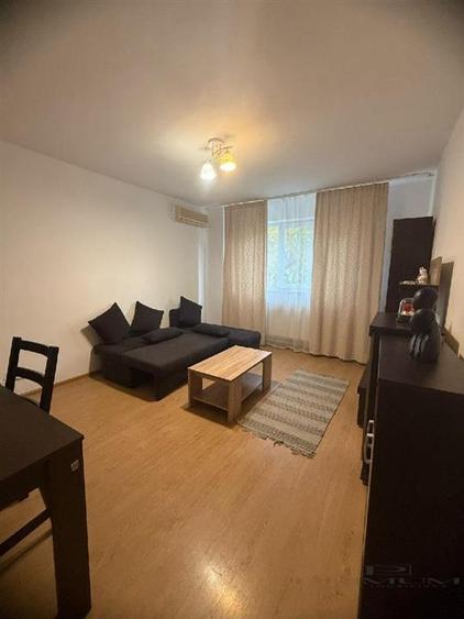 Apartament cu 2 camere semidecomandat, mobilat în Blașcovici