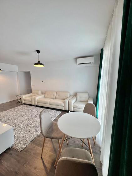 Apartament cu 3 camere în Barbu Văcărescu