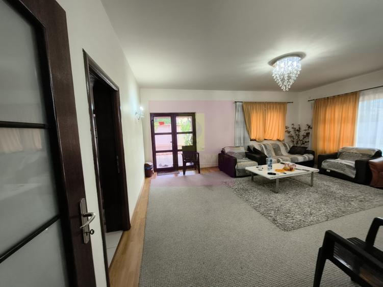 Casă cu 5 camere în Afumați