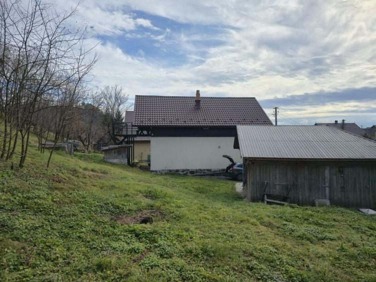 Casă cu 4 camere în Subcetate