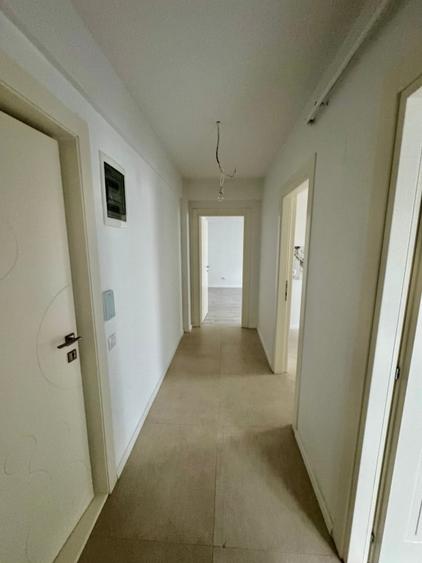 Apartament cu 2 camere decomandat în Baza 3