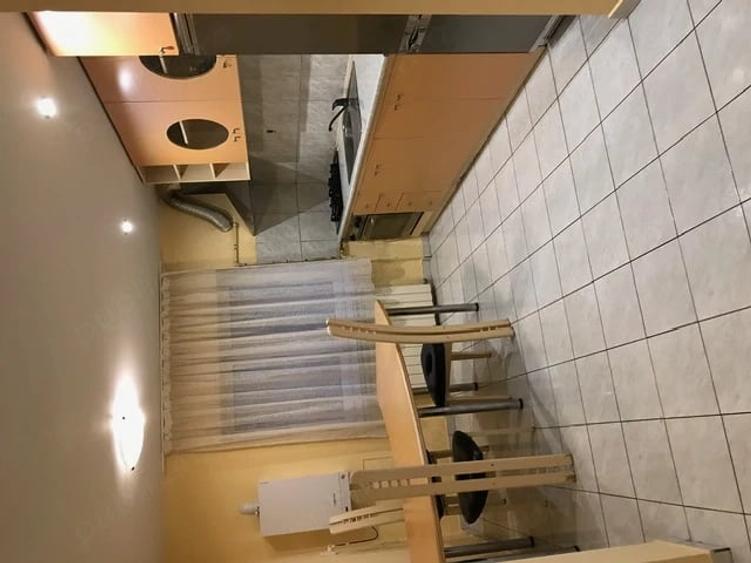 Apartament cu 3 camere decomandat în Steaua