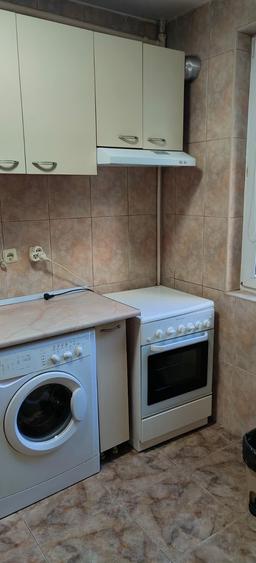 Apartament cu 3 camere semidecomandat în Basarab