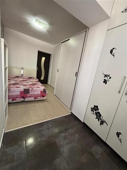 Apartament cu 2 camere semidecomandat în Valea Adâncă