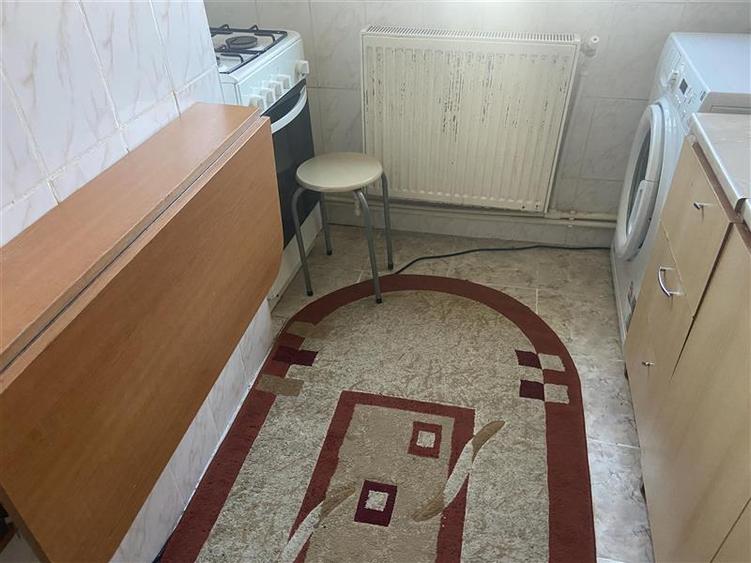 Apartament 2 camere, cartier Sud , et 3 4 , decomandat , centrala termica propri - 7