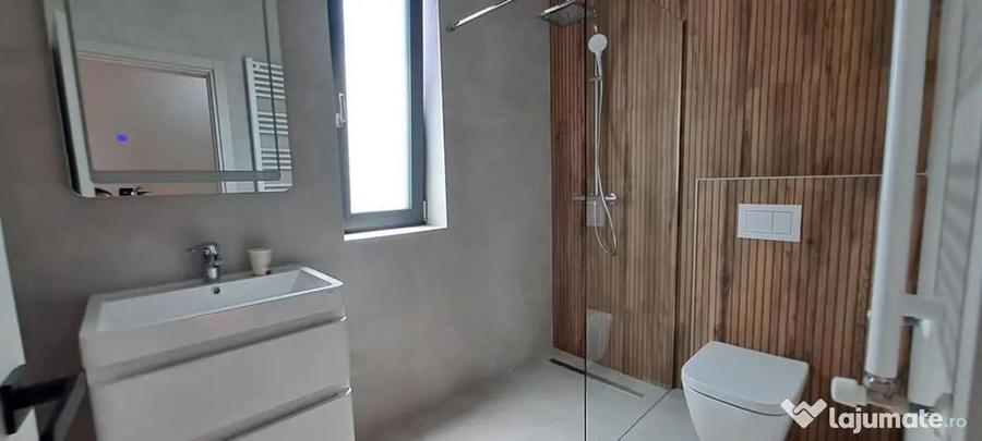Casă cu 4 camere cu Teren 500 Mp în Vișani
