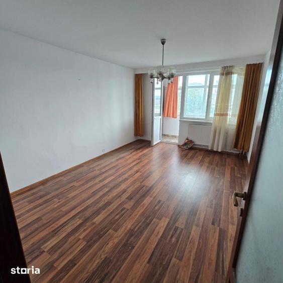 Apartament cu 2 camere decomandat în Cornișa