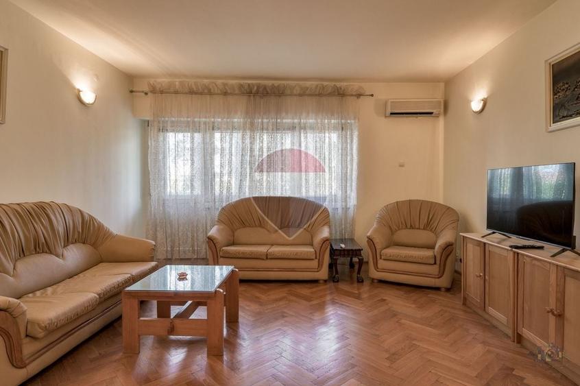 Apartament cu 3 camere semidecomandat, mobilat în Vatra Luminoasă