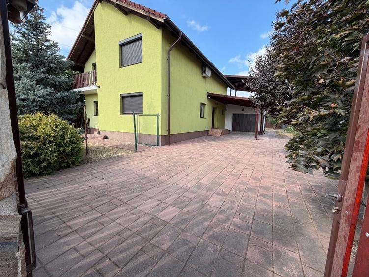 Casă individuală cu 5 camere cu Teren 706 Mp în Dumbrăvița