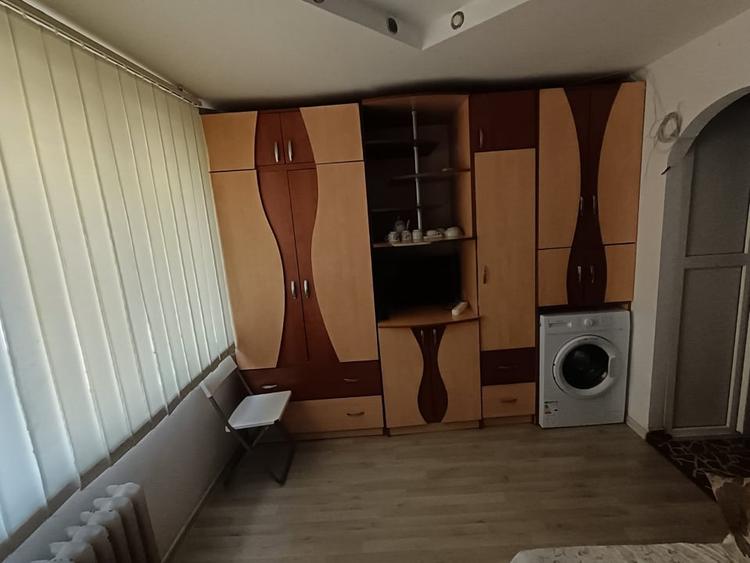 Garsonieră semidecomandată, mobilată în Nicolina