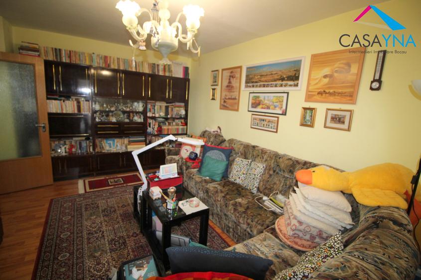 Apartament cu 4 camere decomandat în Ștefan cel Mare