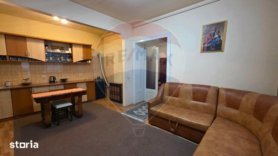 Casă cu 4 camere cu Teren 150 Mp în Ultracentral