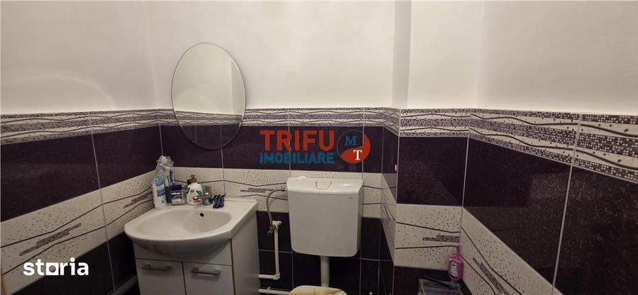 Apartament cu 3 camere decomandat în Cetate
