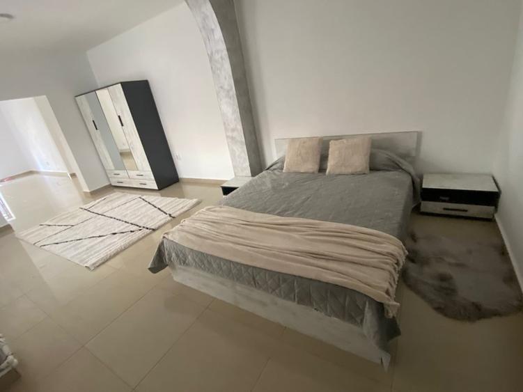 Casă cu 2 camere cu Teren 10 Mp în Calea Plevnei